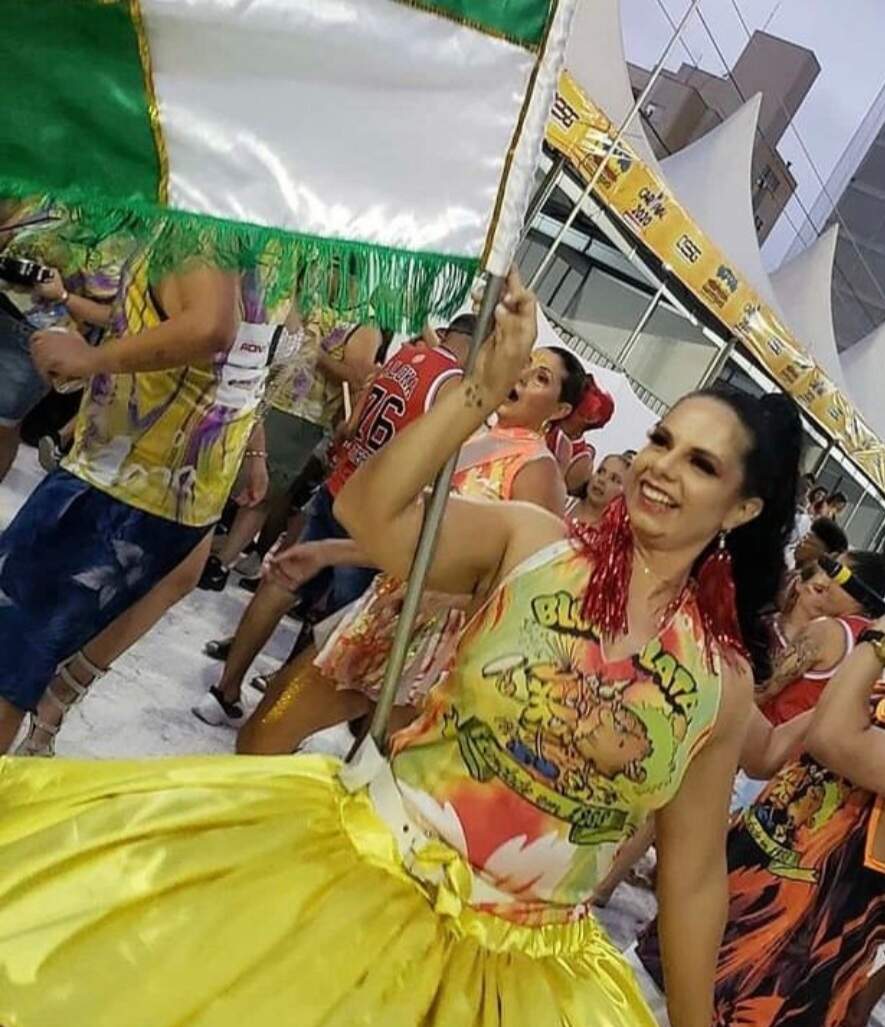    Vick Araújo, Porta Bandeira Bloco da Lata  Divulgação